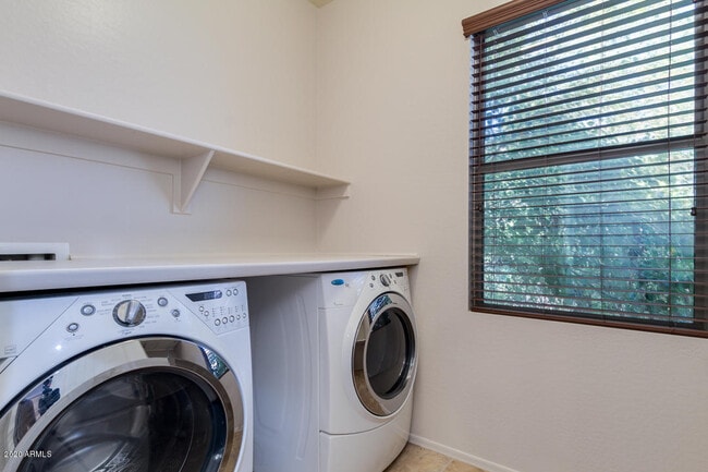 Building Photo - 3481 S Bluejay Dr