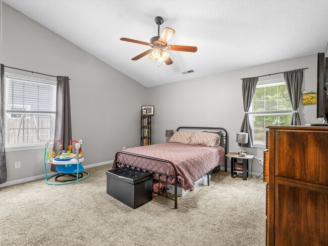 Building Photo - Raintree Subdivision
