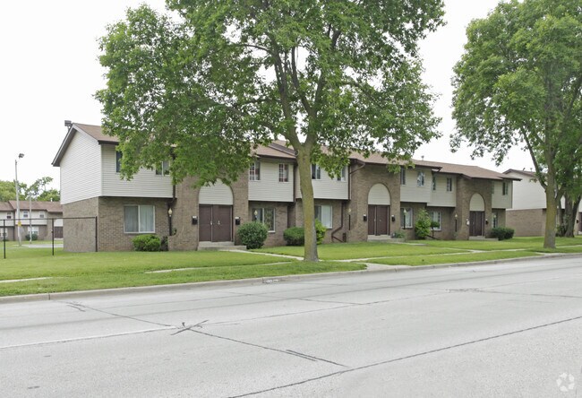 Building Photo - Meadow Village