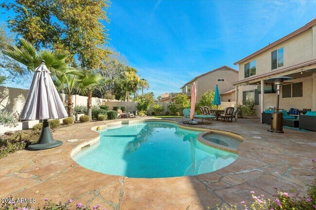 Building Photo - 6776 W Tonto Dr