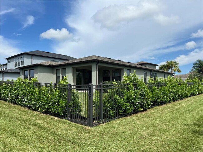 Building Photo - 4567 Tivoli Dr