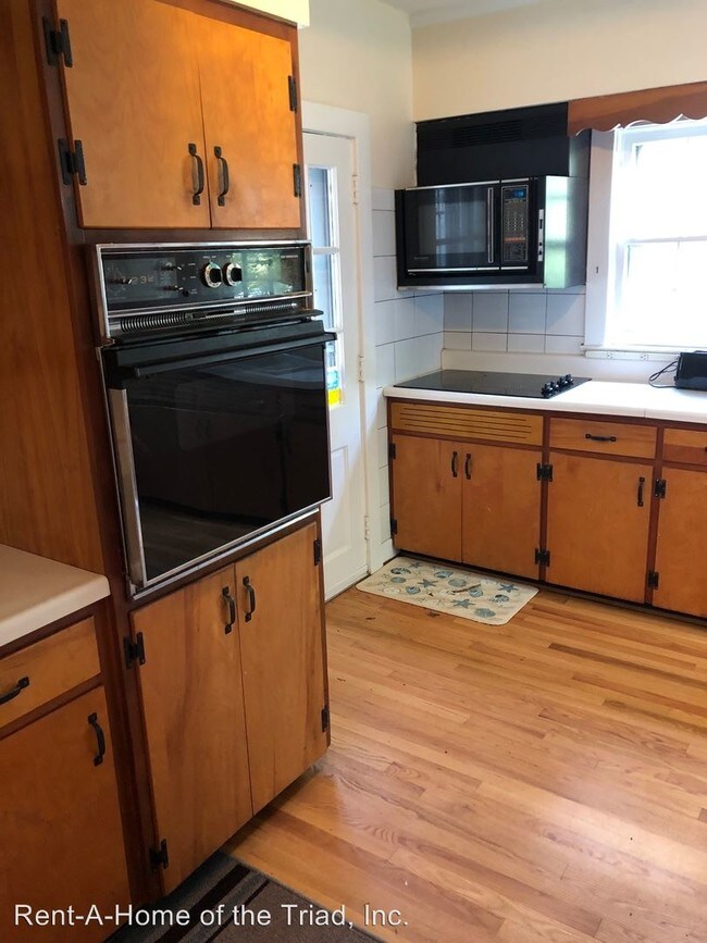 Building Photo - 4 br, 1.5 bath House - 413 S Chapman Street