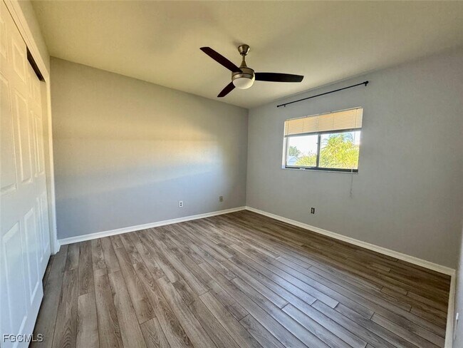 Building Photo - 3725 SW 6th Ave