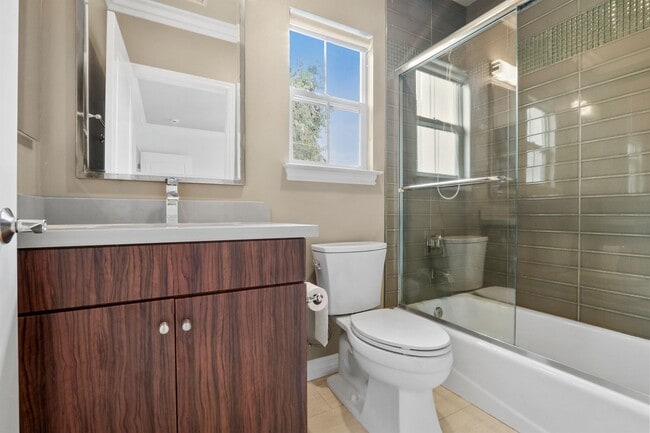 Building Photo - 908 N Santa Anita Ave