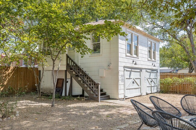 Building Photo - 206 N Rusk St