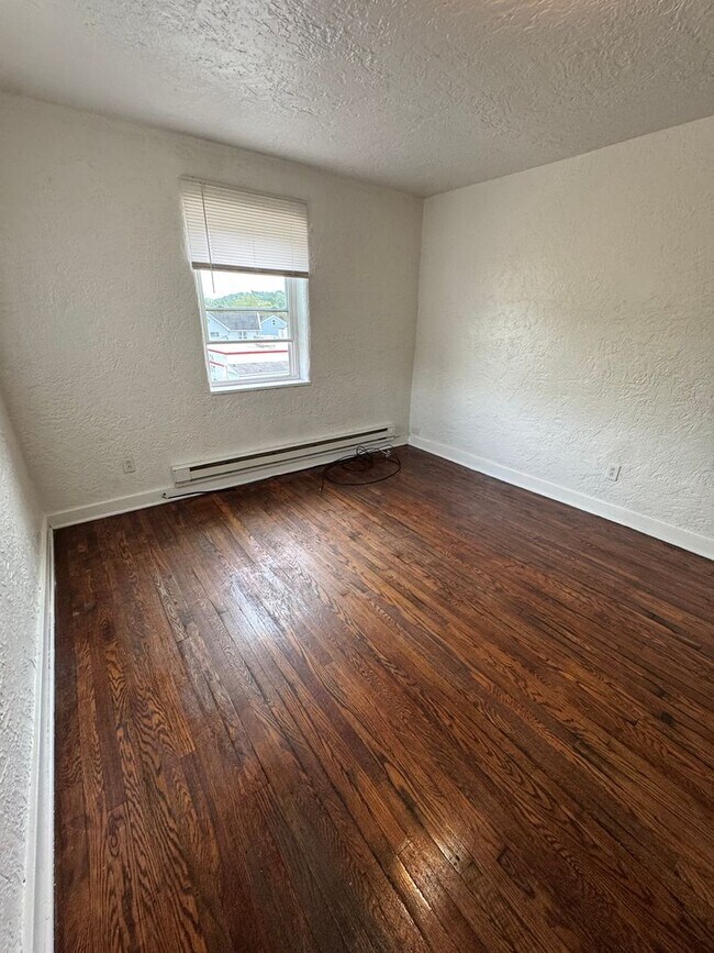 Building Photo - 2901 Chartiers Ave