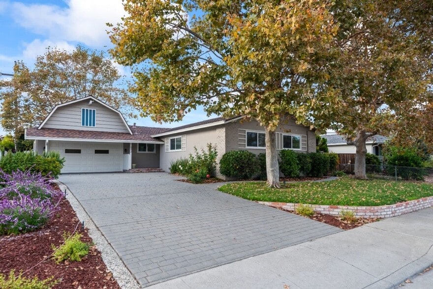 Building Photo - 692 Pomeroy Ave