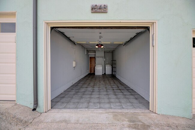 Building Photo - 1048 4th St