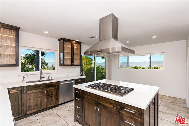 Building Photo - 15451 Longbow Dr