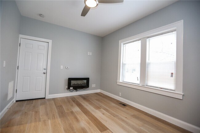 Building Photo - 544 Culver Pkwy