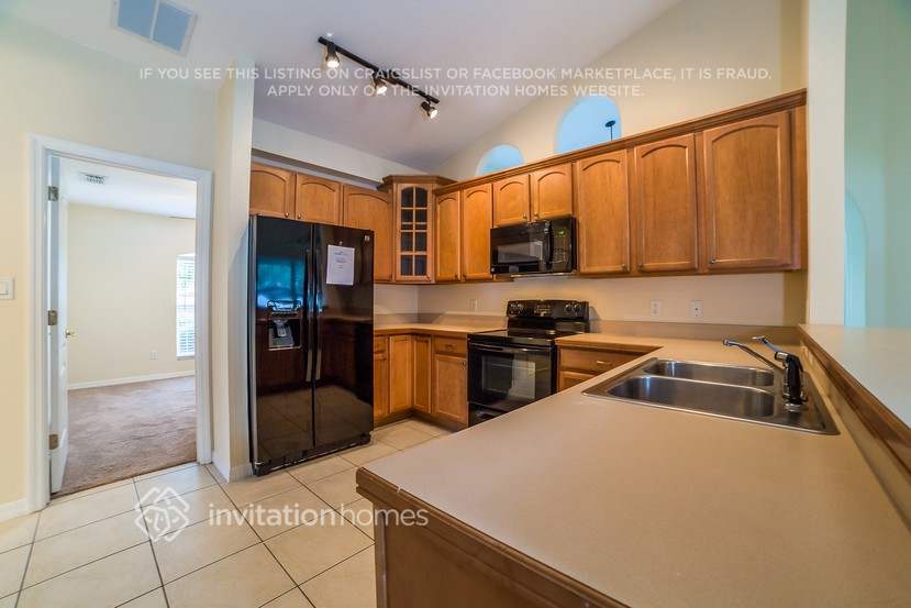 Building Photo - 3051 Brighton Rd