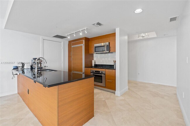 Building Photo - 50 Biscayne Blvd