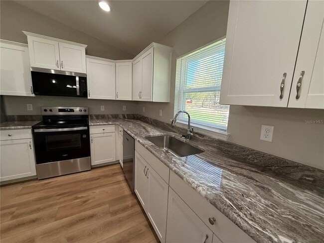 Building Photo - 10426 SW 133 Ave