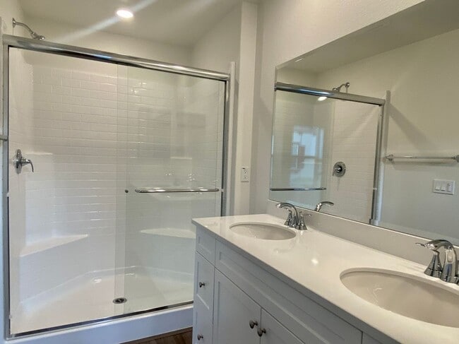 Building Photo - 3943 E Carmel Privado