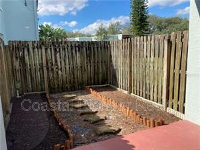 Building Photo - 2840 Somerset Park Dr