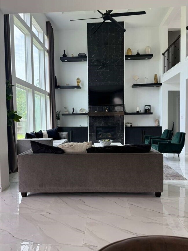 Building Photo - 5307 Streamside Trl