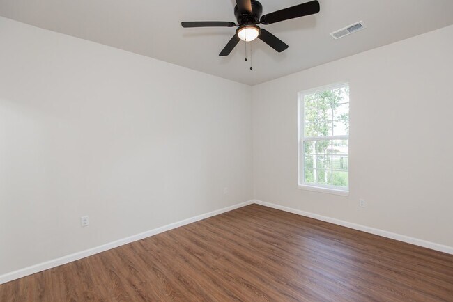 Building Photo - 122 Harmony Mdws Ct