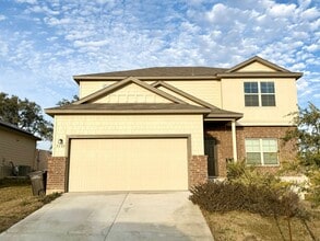 Building Photo - Modern Comfort and Stylish Living