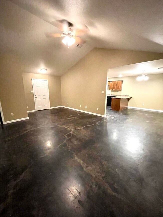 Building Photo - 3 Bed / 2 Bath in Brookland!