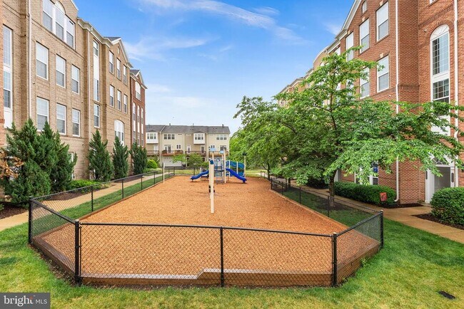 Building Photo - 42788 Lauder Terrace