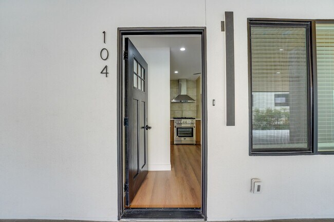 Interior Photo - Oceans 315
