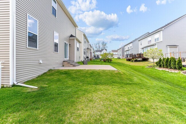 Building Photo - 286 Springview St