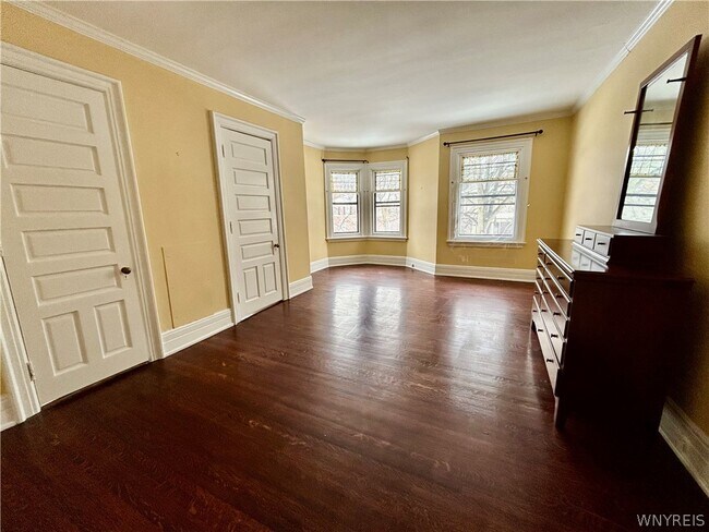 Building Photo - 38 Oakland Pl