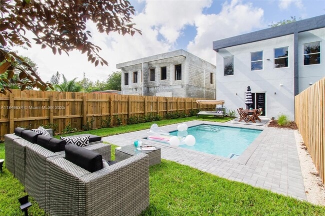 Primary Photo - 5129 NW 5th Ave