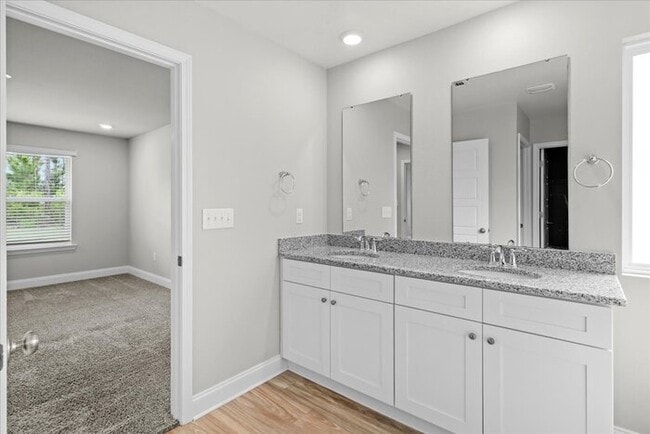 Building Photo - 18401 Elkwood Dr