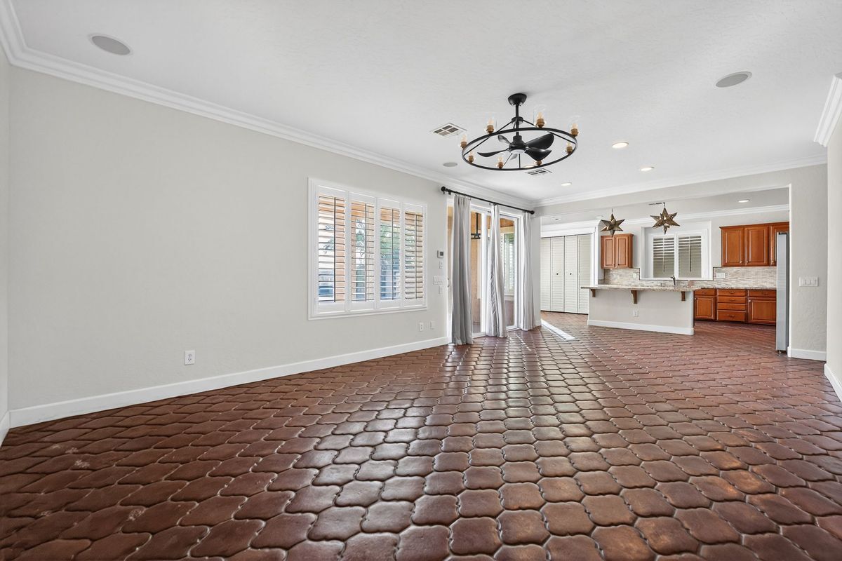 Building Photo - 8224 Imperial Lakes St