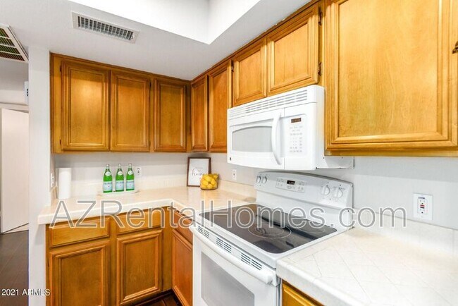 Building Photo - 746 E Morningside Dr