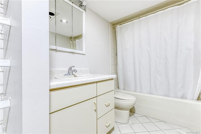 Building Photo - 9 Cloverdale Ln