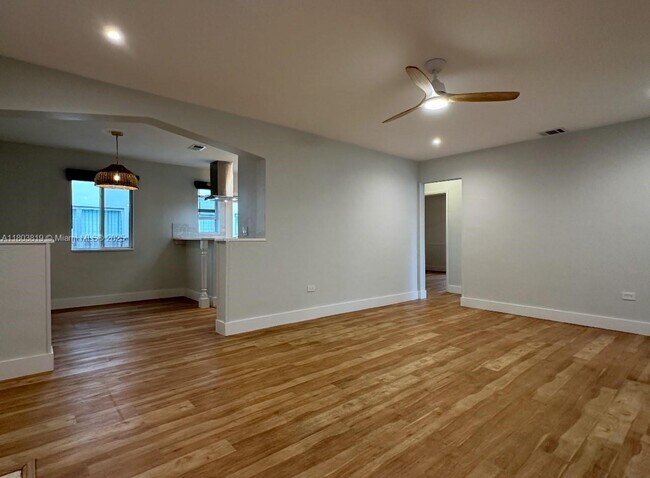 Building Photo - 810 81st St