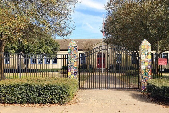 Building Photo - 2228 Addison Rd