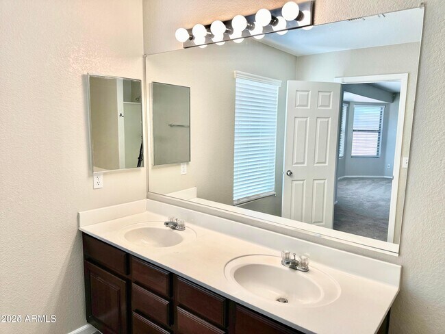 Building Photo - 12720 N 149th Ln