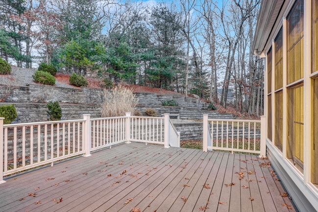 Building Photo - 45 Silver Fox Rd