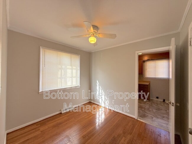 Building Photo - 3021 Marlborough Rd