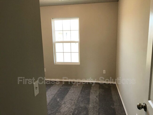 Building Photo - 1716 West Antler Way
