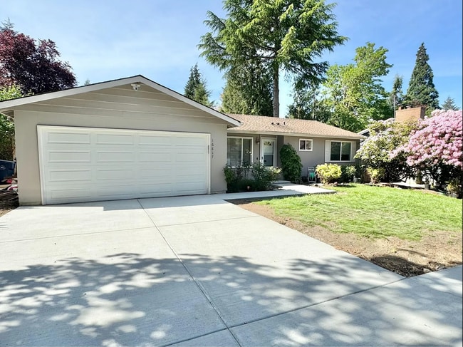 Building Photo - Charming 3 Bed/2 Bath Single Family Home i...