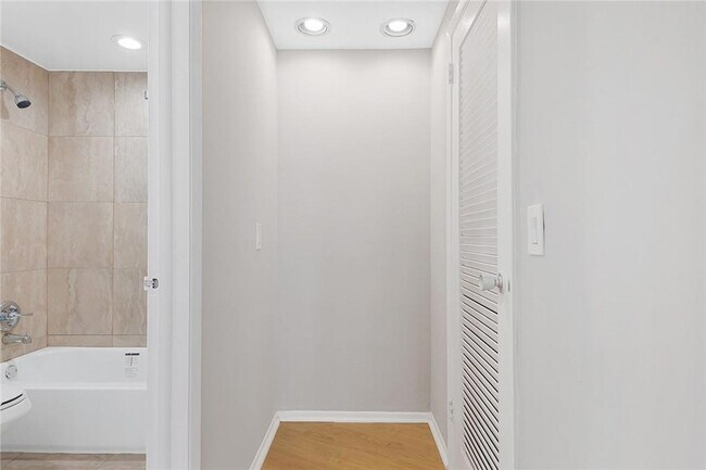 Building Photo - 3800 Galt Ocean Dr