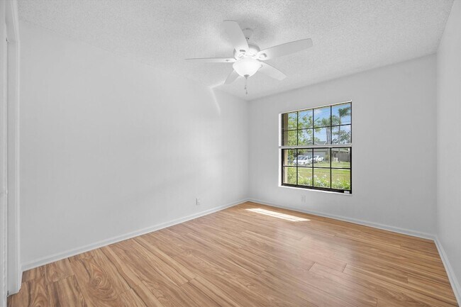 Building Photo - 13511 Jonquil Pl