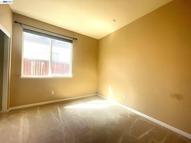 Building Photo - 1669 Marina Way