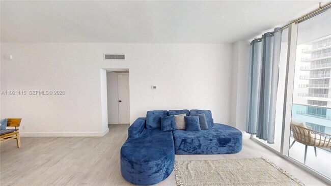 Building Photo - 4001 S Ocean Dr