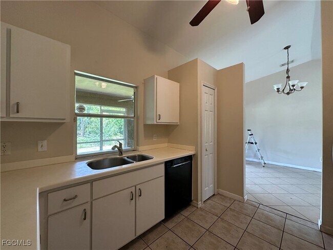 Building Photo - 8347 Caloosa Rd