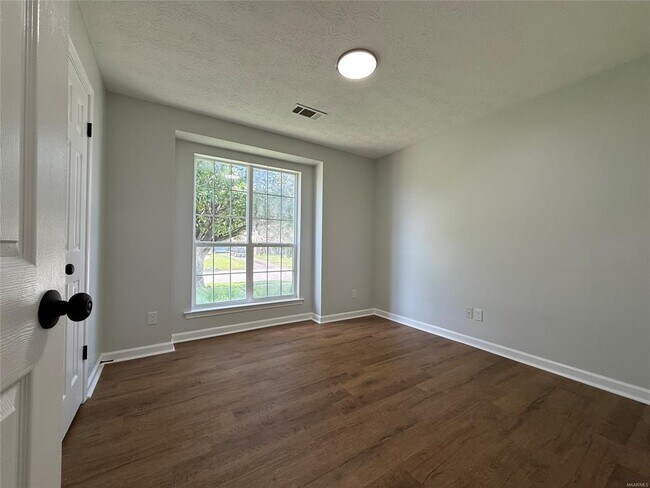 Building Photo - 6524 Foxleigh Ct