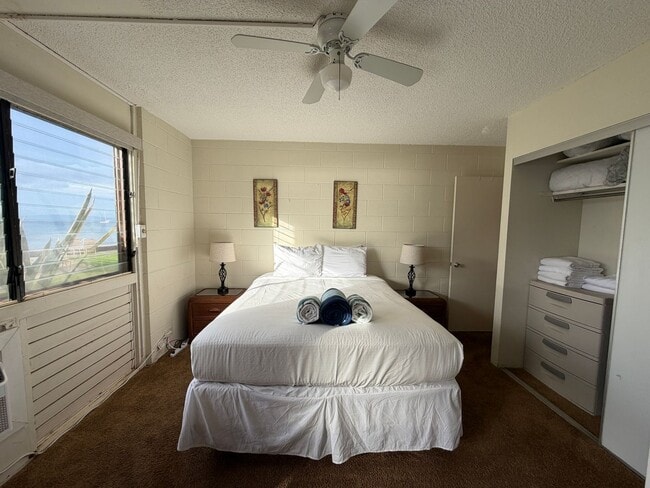 Building Photo - Maalaea Oceanfront Furnished One Bedroom