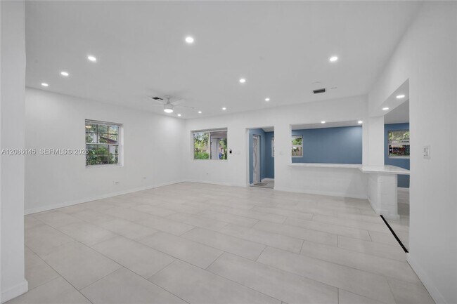 Building Photo - 2041 NE 182nd St
