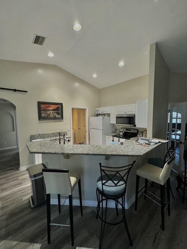 Building Photo - 2173 Grandview Dr