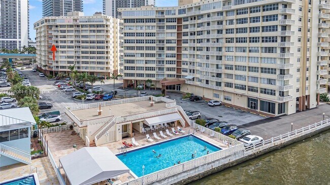 Building Photo - 1825 S Ocean Dr