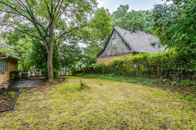 Building Photo - Ready for New Tenants- Large 3 bed, 2 bath...